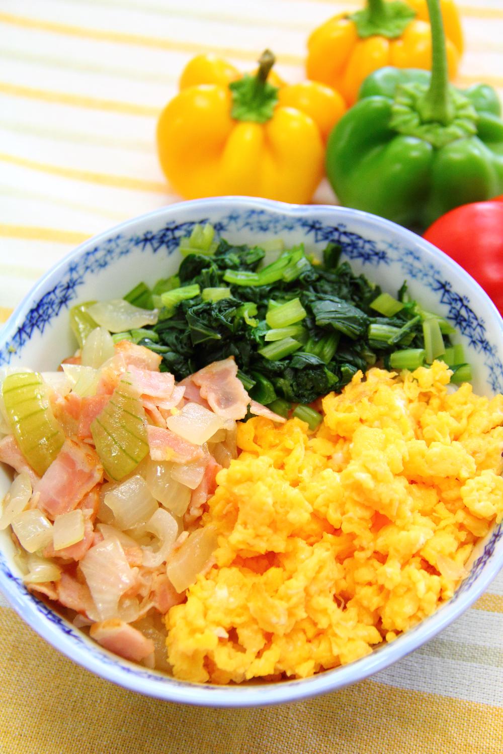 三食丼の画像