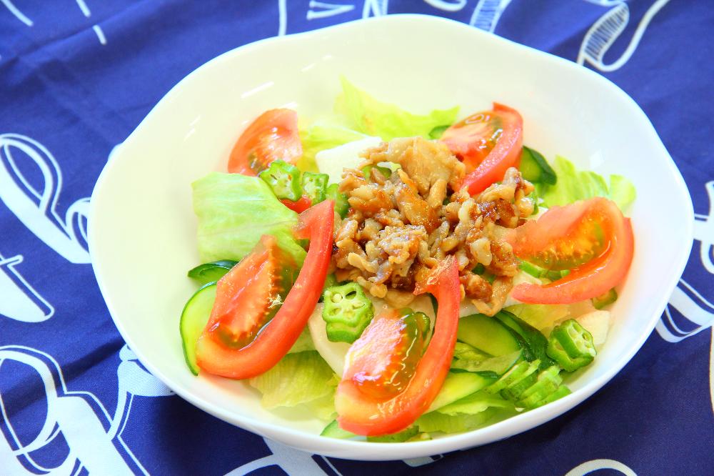 豚肉と夏野菜のサラダの画像