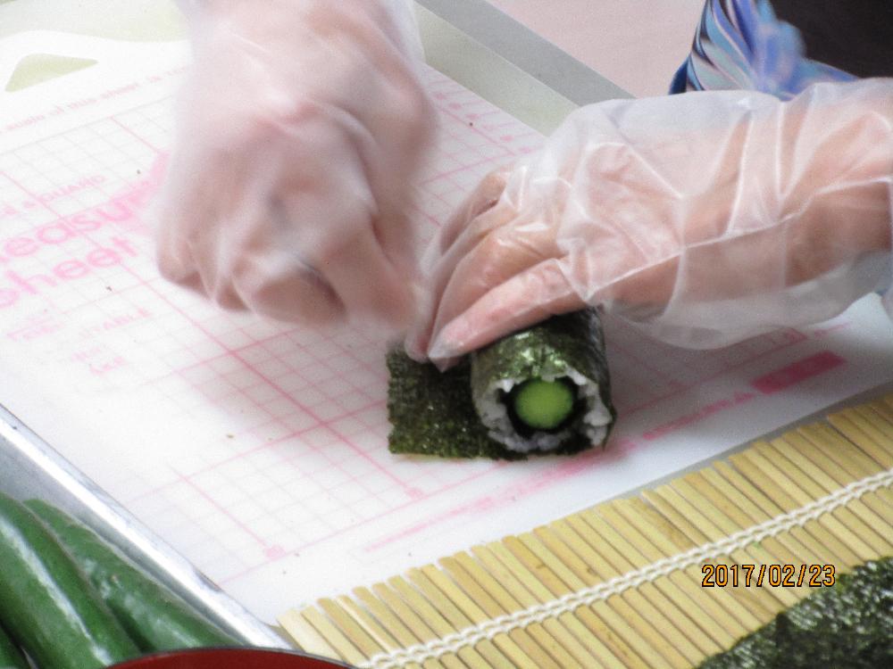 1、きゅうり巻き寿司を作るの画像