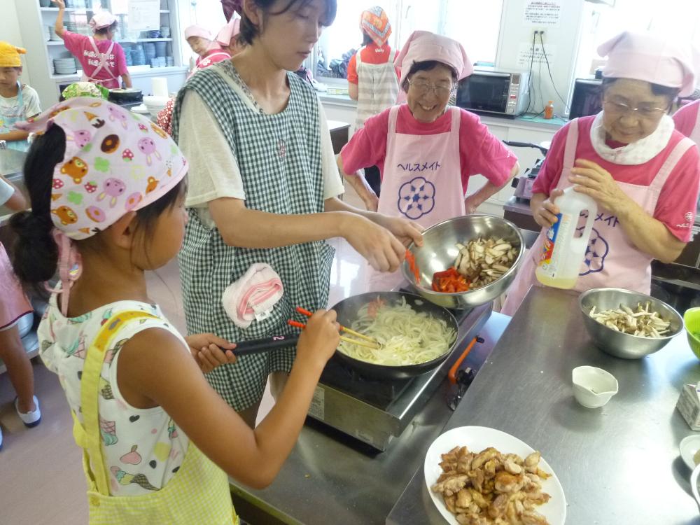 鶏ときのこのフリカッセ、美味しそうにできているかなの画像