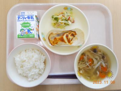 本日の学校給食献立の画像